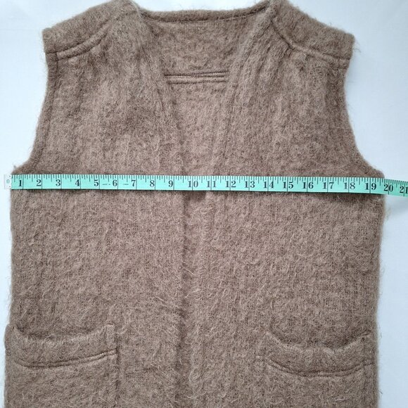 Donegal Design 100% Wool Vest with Pockets - Picture 4 of 6